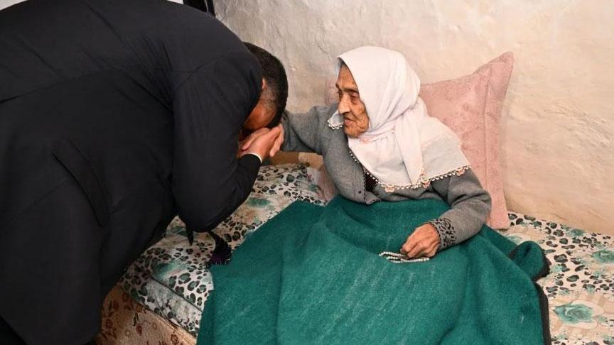 102 yaşındaki asırlık çınara ziyaret
