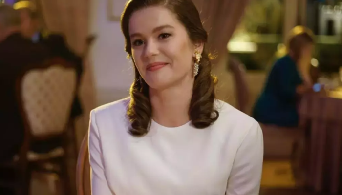 4 aylık hamile... Camdakı Kız’ın Nalan’ı Burcu Biricik davet tarzıyla olay oldu!