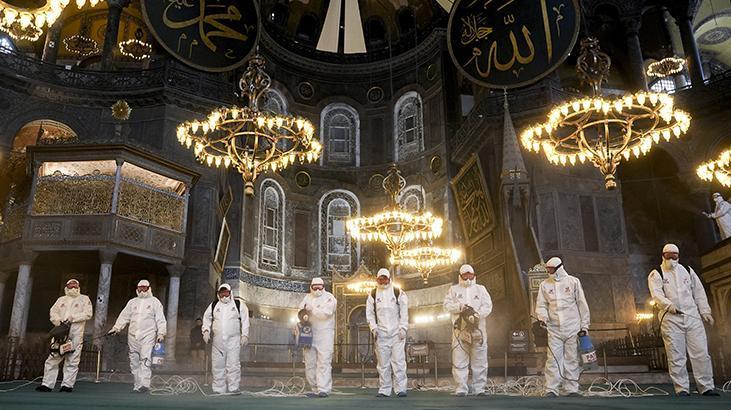 Ayasofya-i Kebir Cami-i Şerifi'nde ramazan temizliği yapıldı