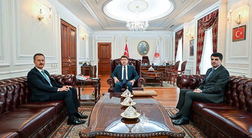 Bakan Tunç, Savunma Sanayii Başkanı Görgün ile bir araya geldi