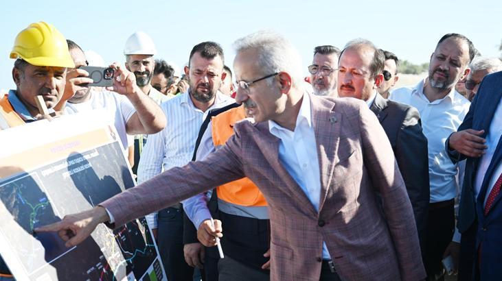 Bakan Uraloğlu Mersin'de duyurdu! 2,5 saat süren yol 20 dakikaya düşecek