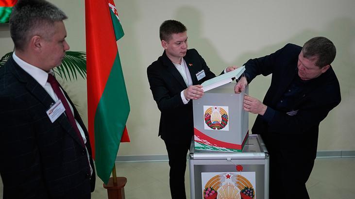 Belarus sandık başında: AB'den tepki