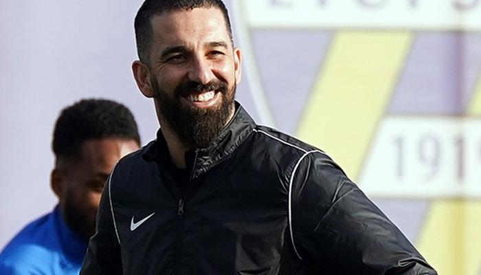 Beşiktaş'tan ayrılan milli oyuncuyu Arda Turan'ın ekibi Eyüpspor kaptı!