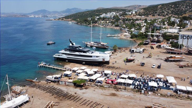 Bodrum'da üretilen süper yat denize indirildi