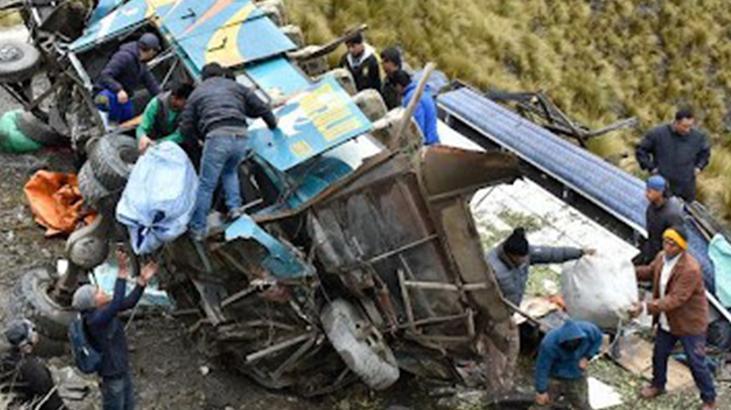 Bolivya'da otobüs kazası: 25 ölü, 26 yaralı