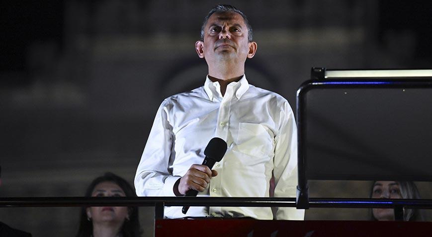 CHP Genel Başkanı Özel Beyazıt Meydanı'ndaki mitingde açıklamalarda bulundu