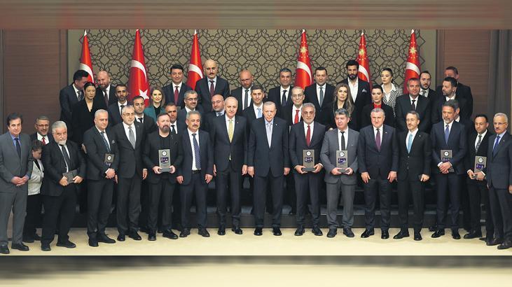 Cumhurbaşkanı Erdoğan, 10. Anadolu Medya Ödüllerini takdim etti: Sokak röportajıyla terör estiriyorlar