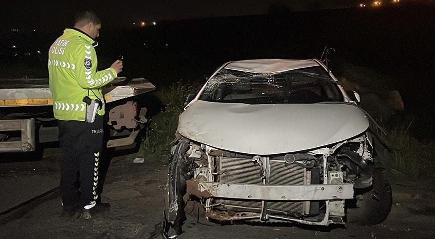 Diyarbakır'da trafik kazası! Devrilen otomobildeki 1 kişi öldü, 3 kişi yaralandı