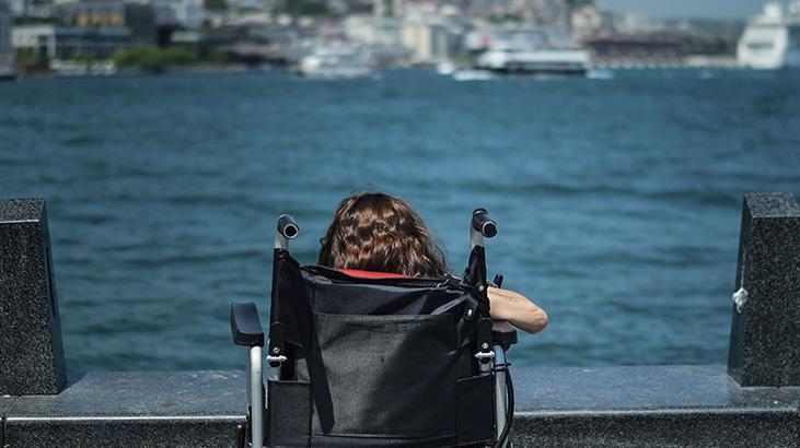 Elleri ve ayakları sırtına yapışık doğdu: Ayrımcılığa uğradım ama pes etmedim