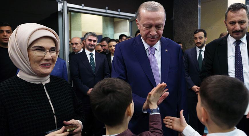 Emine Erdoğan devlet himayesindeki çocuklarla iftar yaptı