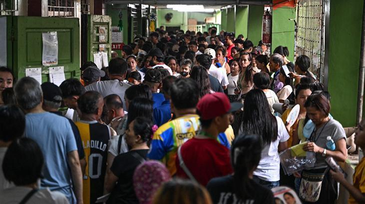 Filipinler'de milyonlarca kişi kritik ara seçimlerde sandık başında