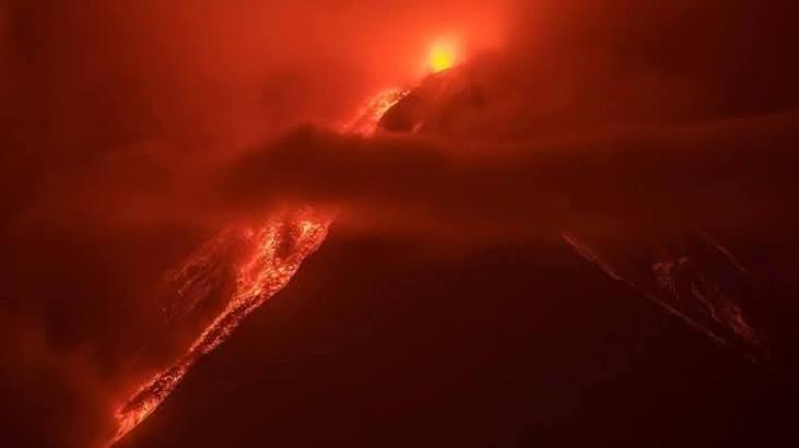 Fuego Yanardağı’nda patlama meydana geldi