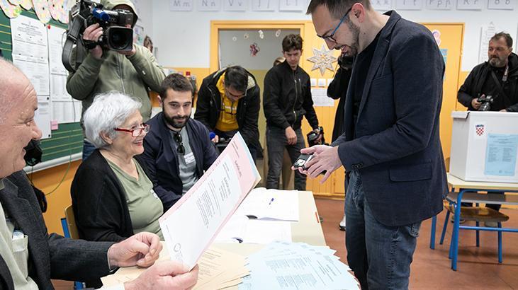 Hırvatistan'da halk yerel seçim için sandık başında