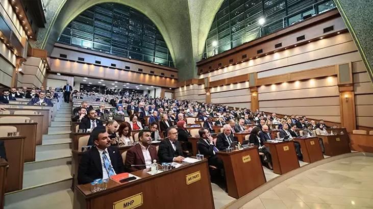 İBB Meclisi'nde, belediyede bazı kişilerin belli şirketlerle çıkar ilişkisi kurduğu iddiasına soru önergesi