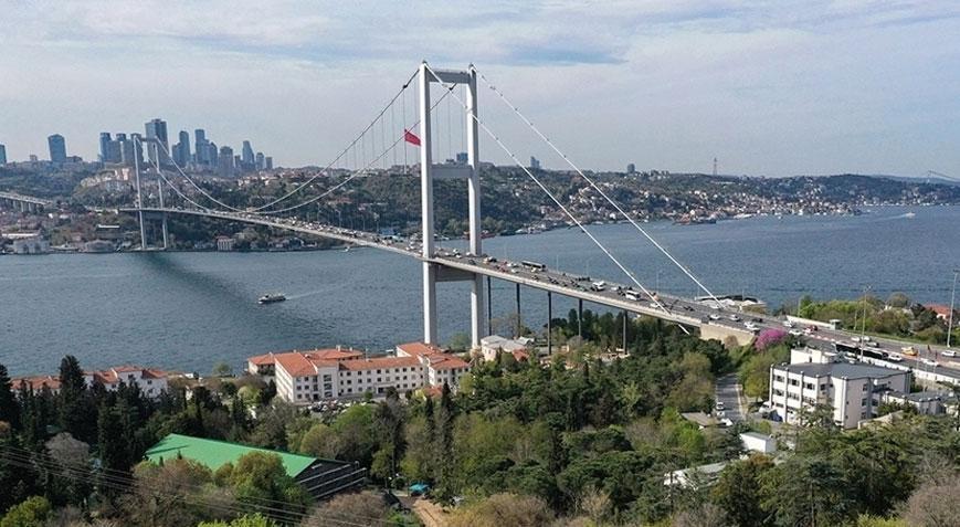 İstanbul Boğazı'nda gemi trafiği çift yönlü askıya alındı