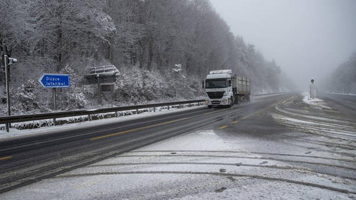 İstanbul ve Ankara dahil ağır taşıtlara kapatılan bazı yollar trafiğe açıldı