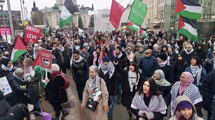 İsveç'te yüzlerce kişi İsrail'i protesto etti