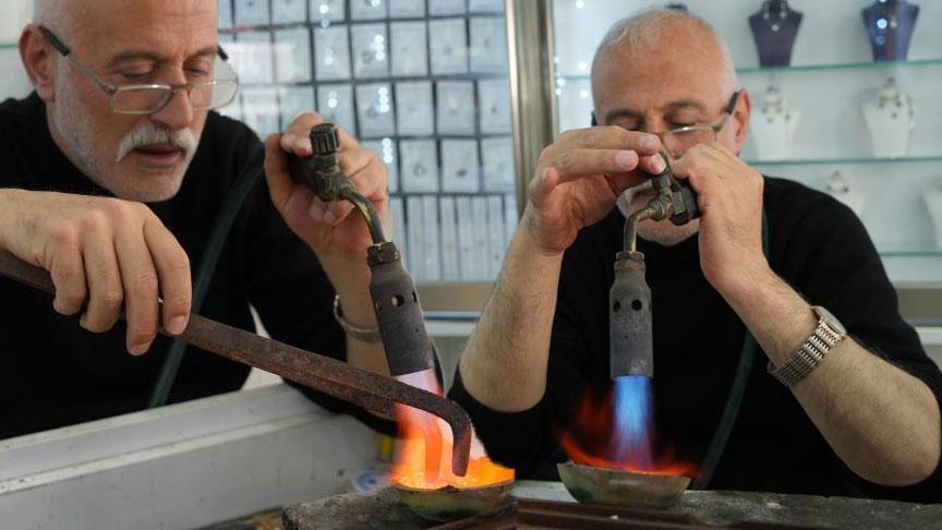 Kentte sadece bu işi yapan o kaldı! 961 derecede eriyen sır