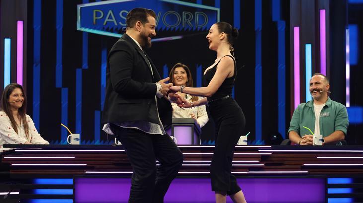 Melis Sezen'den iddialı dans şov!