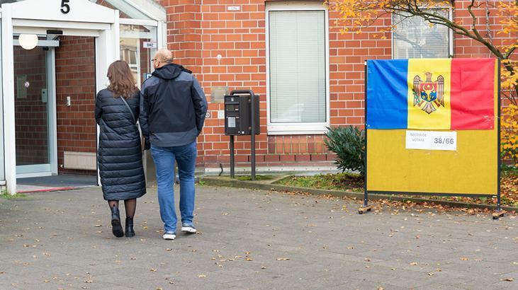 Moldova'da halk ikinci kez sandık başına gidiyor