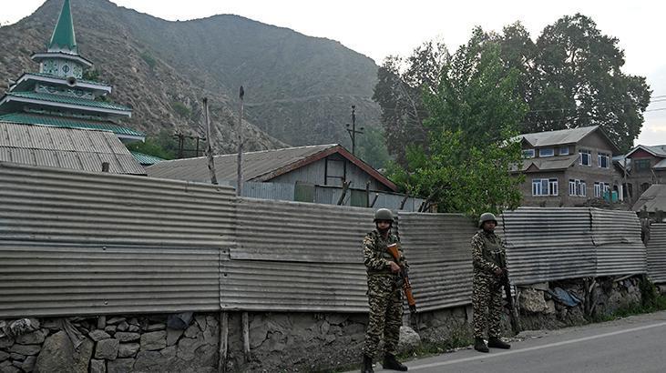 Pakistan hükümeti Hindistan'ın saldırıları sonrası orduya karşılık verme yetkisi verdi