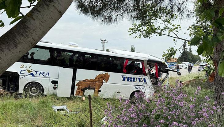 Son dakika! Çanakkale'de korkunç kaza: 6 ölü, çok sayıda yaralı var