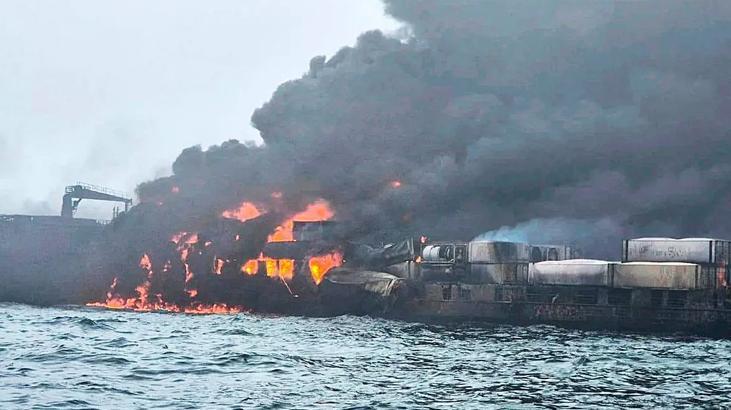 Son dakika! İngiltere açıklarında bir yük gemisi ABD petrol tankerine çarptı: Alevler yükseliyor!