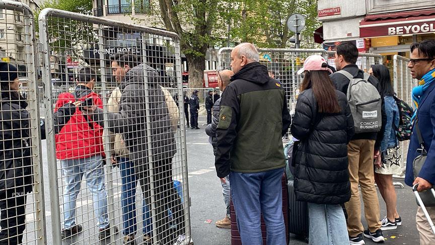 Son dakika.. İstanbul'da 1 Mayıs önlemleri! İşlerine gidenler yürüdü, turistler araç bulamadı