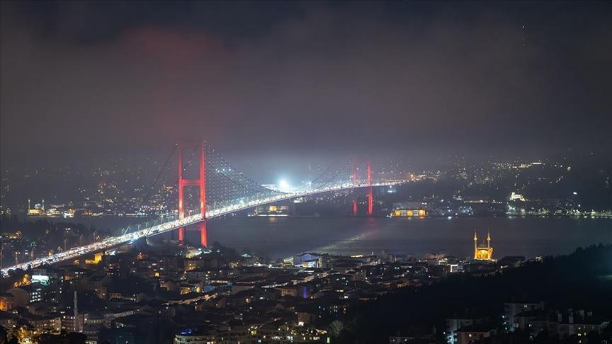 SON DAKİKA ULAŞIM HABERLERİ: İstanbul Boğazı'nda gemi trafiği sis sebebiyle durduruldu