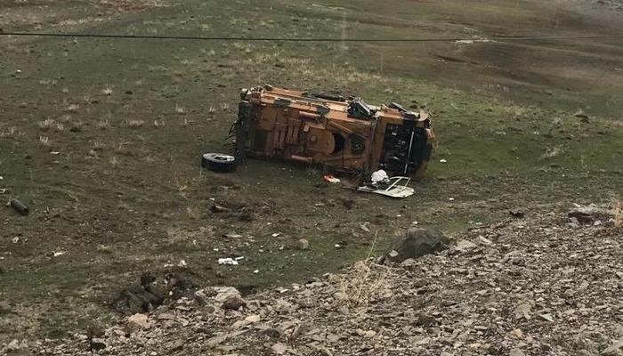 Van'da feci kaza! Askeri araç devrildi: 13 asker hastaneye kaldırıldı