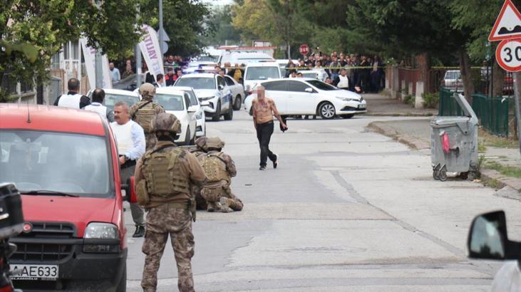 Yer: Sakarya! İlk vukuatı değilmiş! Eski polis sevgilisini boğazından defalarca bıçakladı