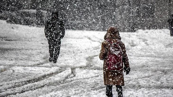 Yozgat'ta eğitime kar engeli! Kar ve tipi nedeniyle okullar 1 gün tatil edildi