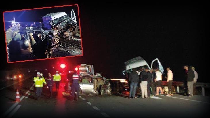 Yozgat'ta feci kaza! Minibüs otomobille çarpıştı: 3 ölü, 5 yaralı